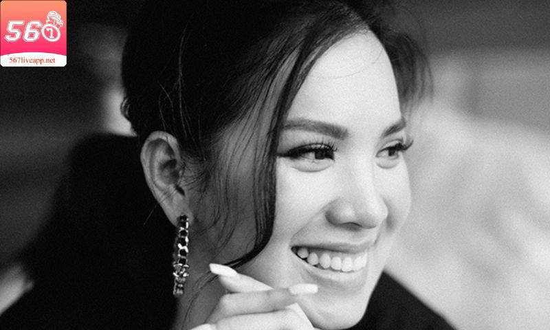Hoa hậu Bùi Thị Hoàng Oanh và cuộc sống hiện tại